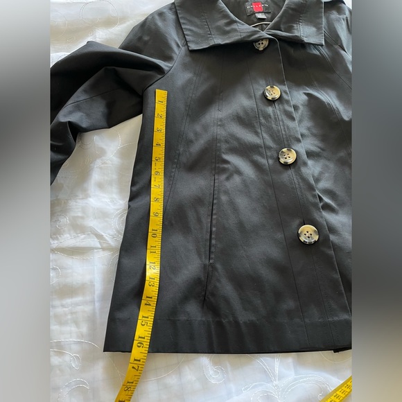 Gallery Womens Snall Black Hooded Button Down RainCoat - Picture 7 of 16